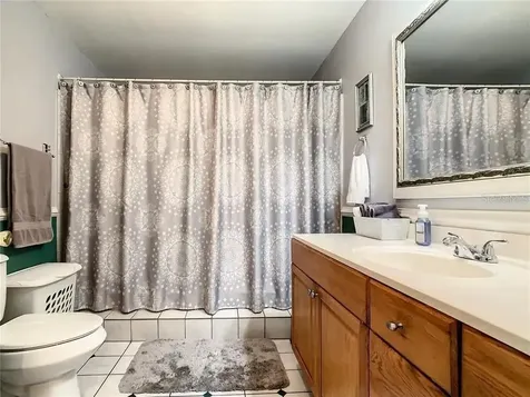 17444 East Road Umatilla FL 32784