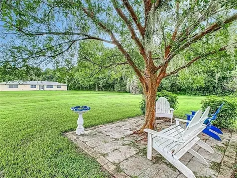 17444 East Road Umatilla FL 32784