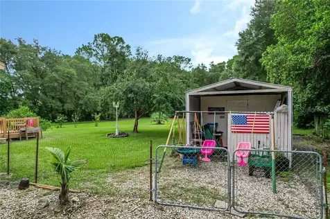 17444 East Road Umatilla FL 32784