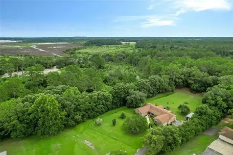 17444 East Road Umatilla FL 32784