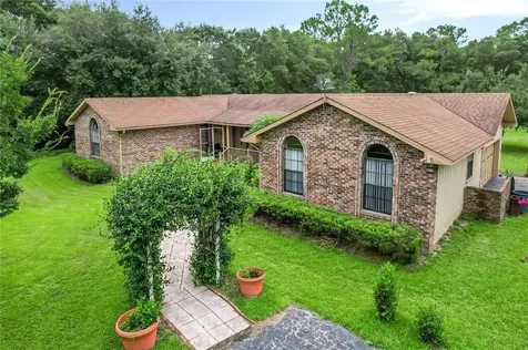 17444 East Road Umatilla FL 32784