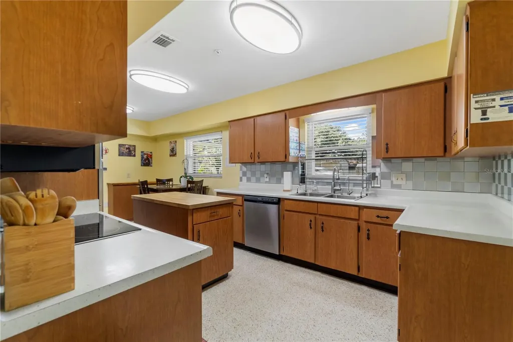 207 W Wheeler Road Seffner FL 33584