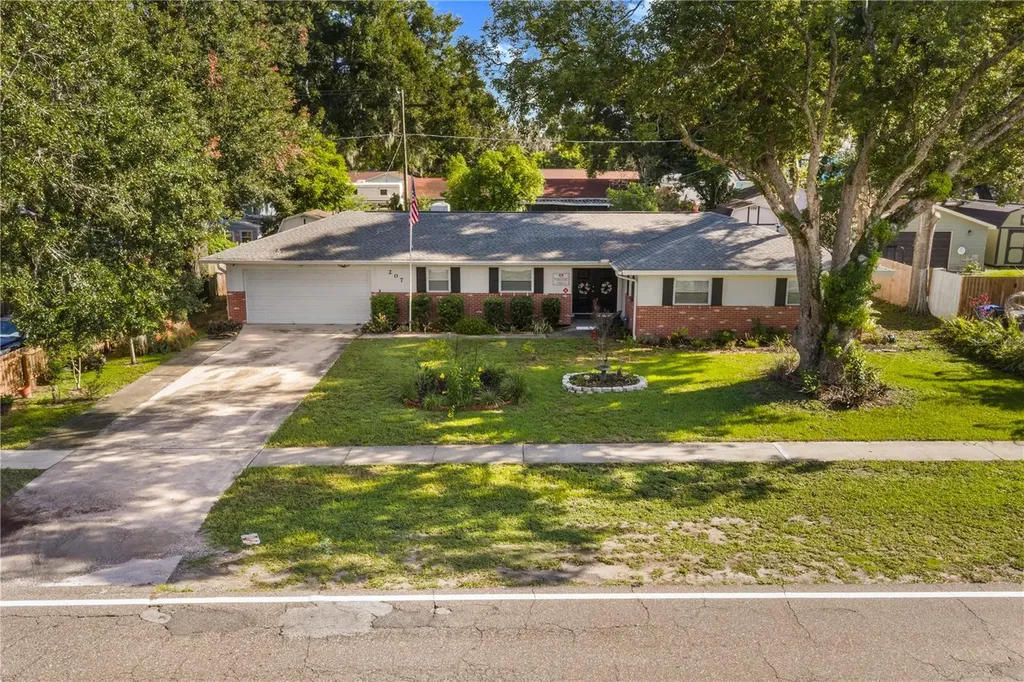 207 W Wheeler Road Seffner FL 33584