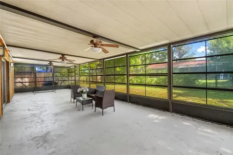 207 W Wheeler Road Seffner FL 33584