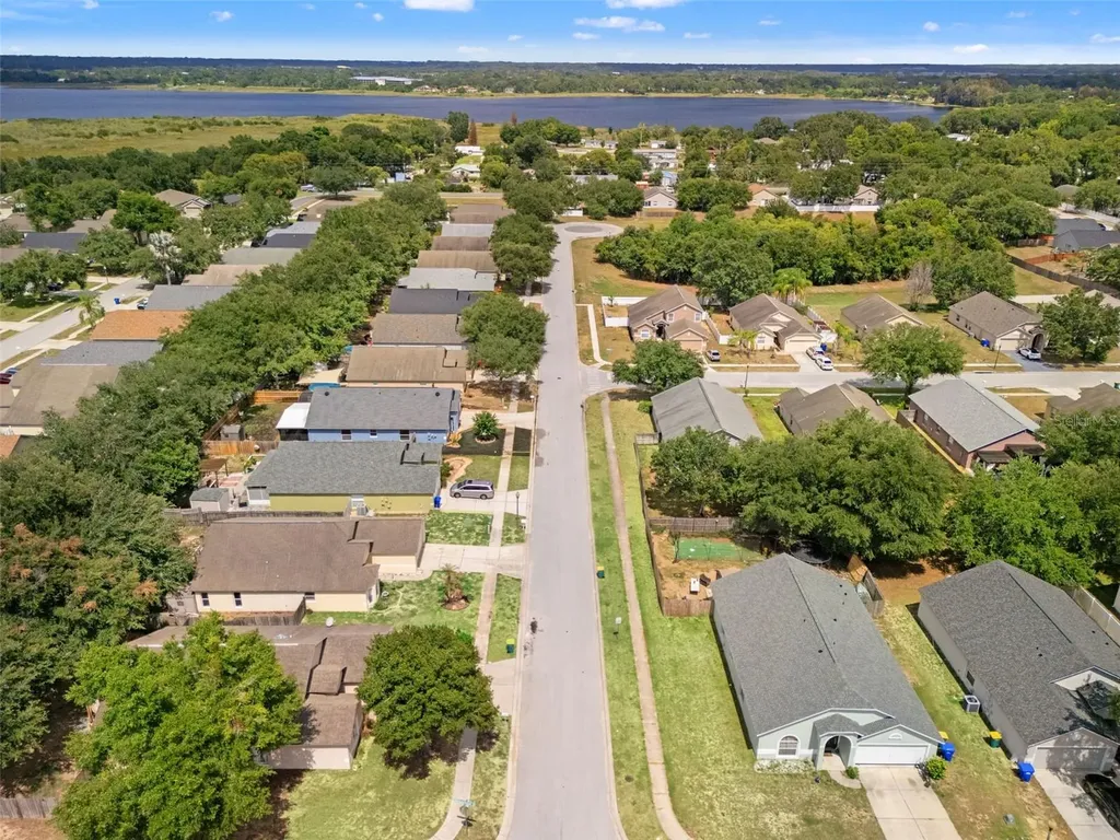 2318 Barons Court Tavares FL 32778
