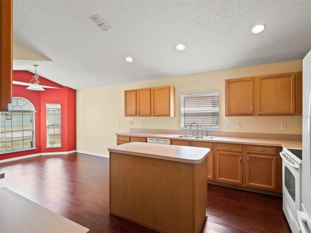 2318 Barons Court Tavares FL 32778