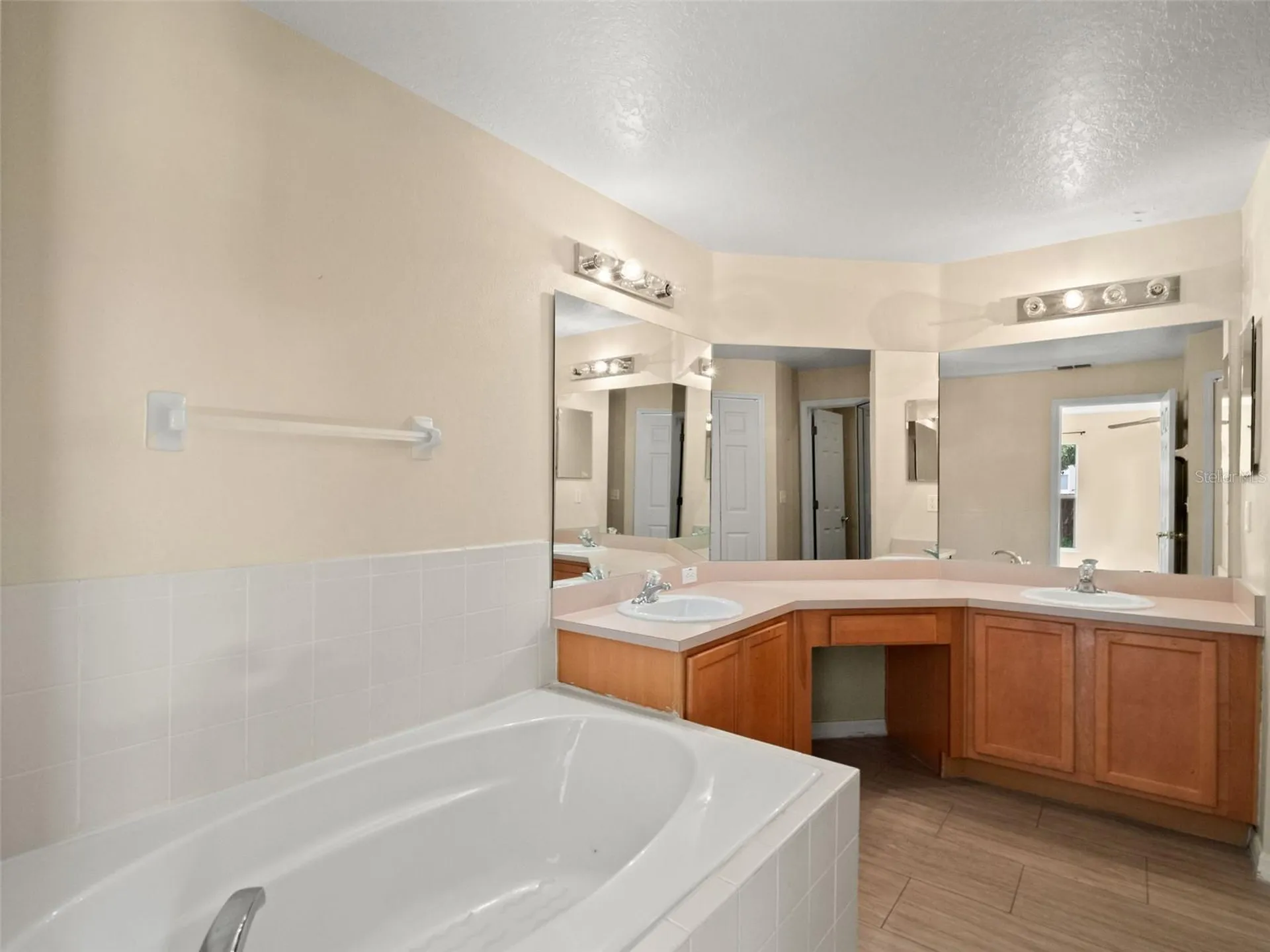 2318 Barons Court Tavares FL 32778