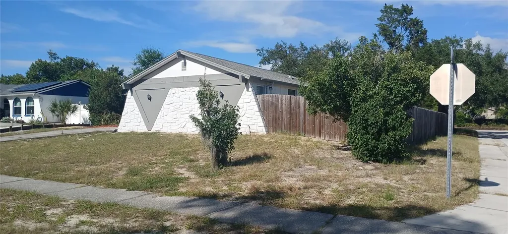 1019 Peninsula Road Tarpon Springs FL 34689