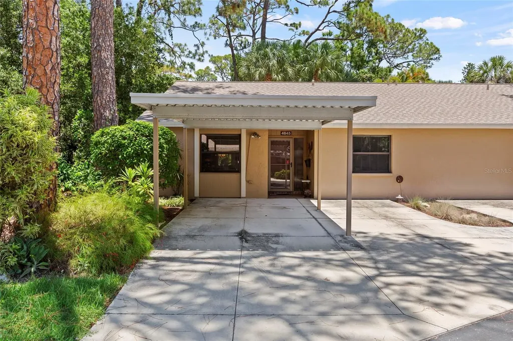 4845 Village Gardens Drive Sarasota FL 34234