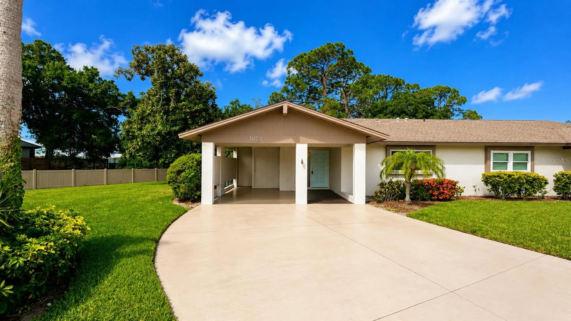 1624 Whitehead Drive Sarasota FL 34232