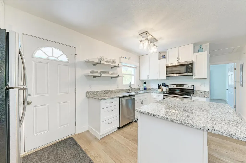 901 Oak Street SW Ruskin FL 33570