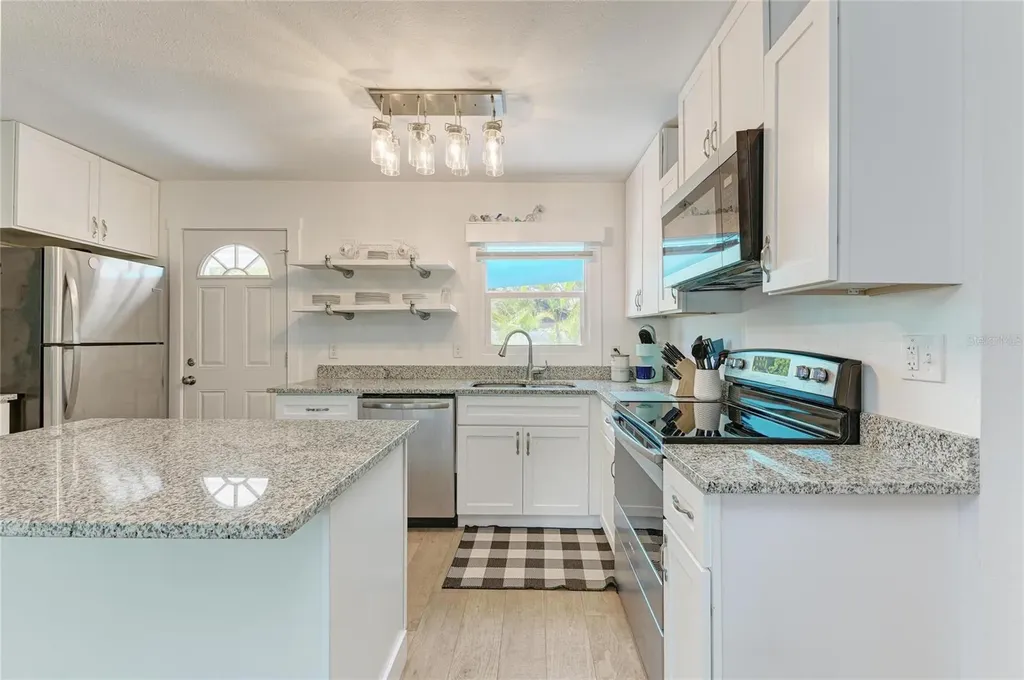 901 Oak Street SW Ruskin FL 33570
