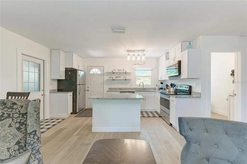 901 Oak Street SW Ruskin FL 33570