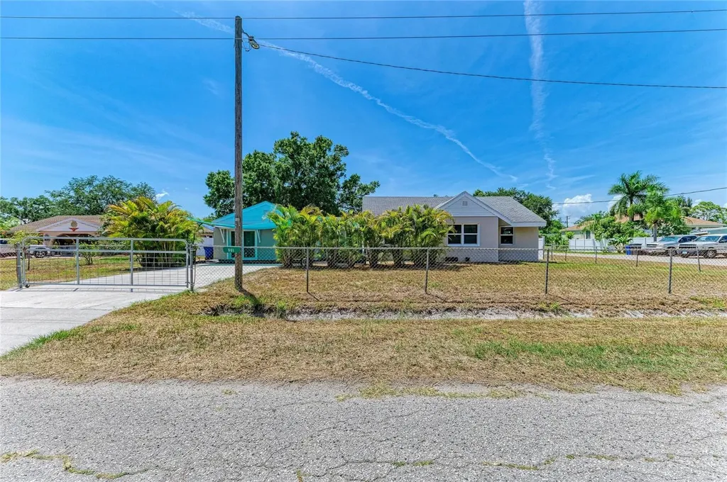 901 Oak Street SW Ruskin FL 33570
