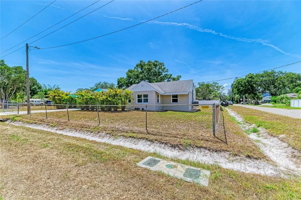 901 Oak Street SW Ruskin FL 33570