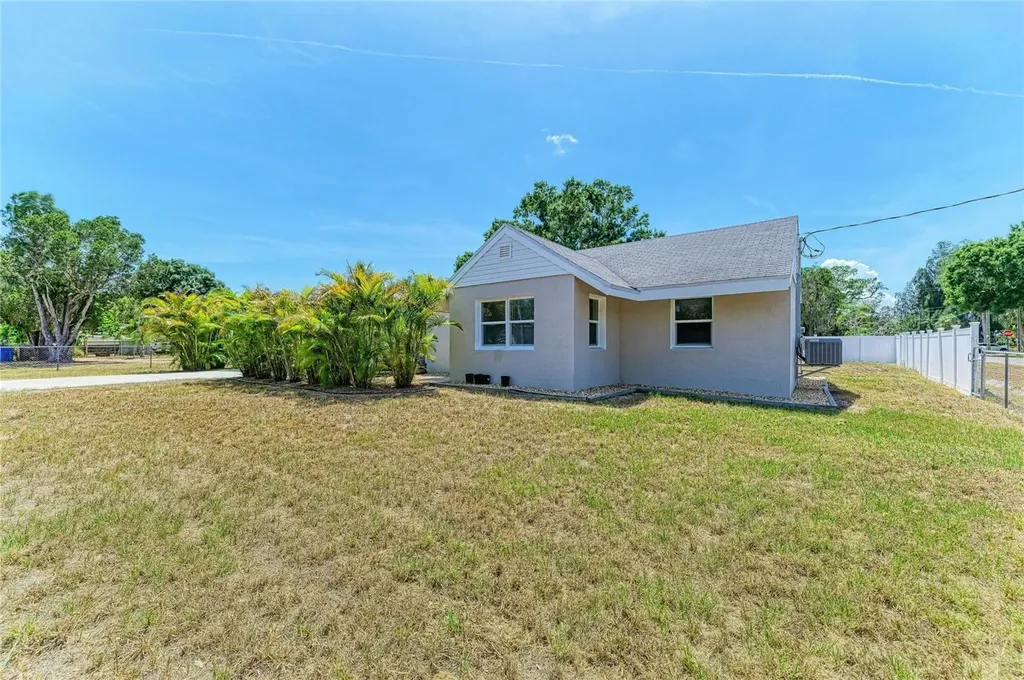 901 Oak Street SW Ruskin FL 33570