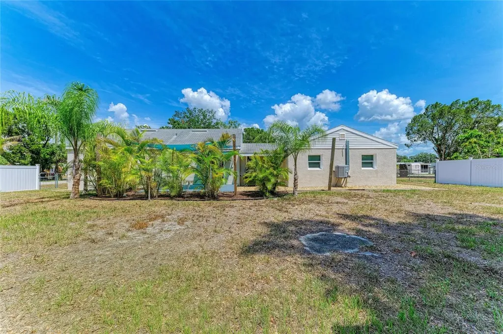 901 Oak Street SW Ruskin FL 33570