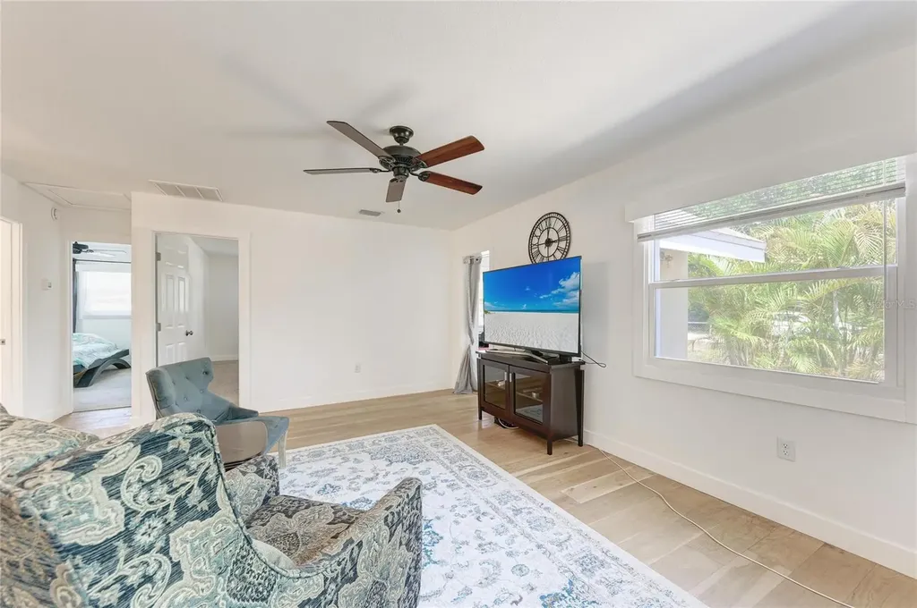 901 Oak Street SW Ruskin FL 33570