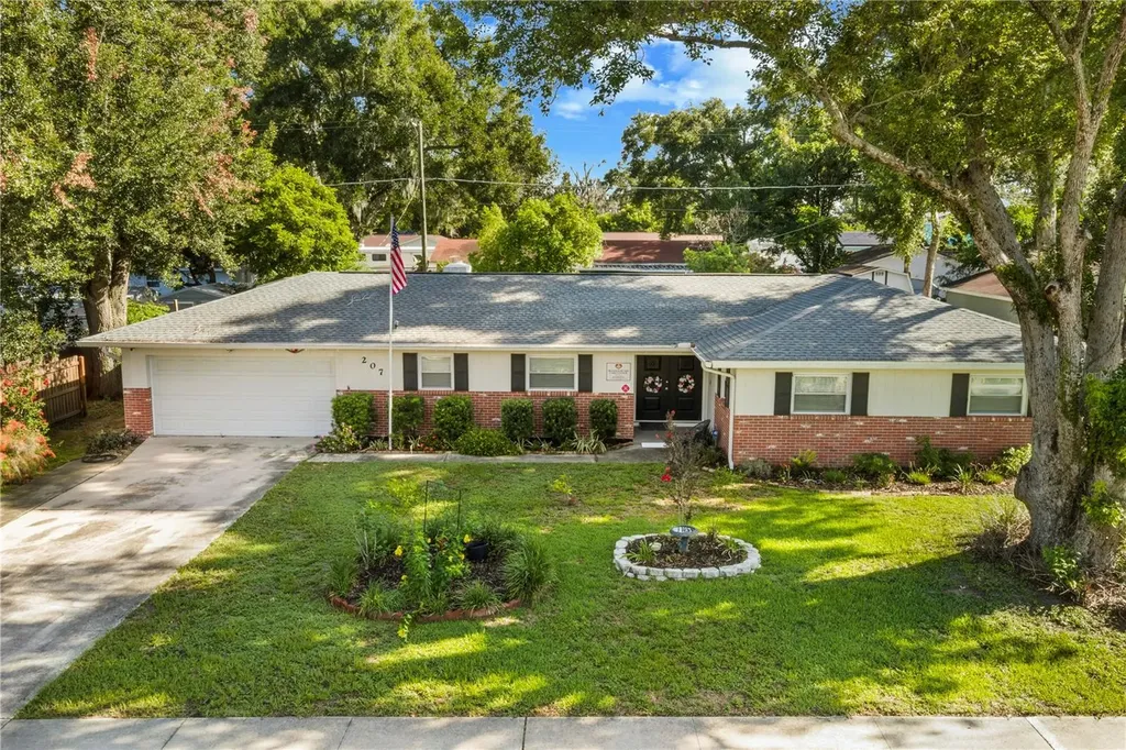 207 W Wheeler Road Seffner FL 33584