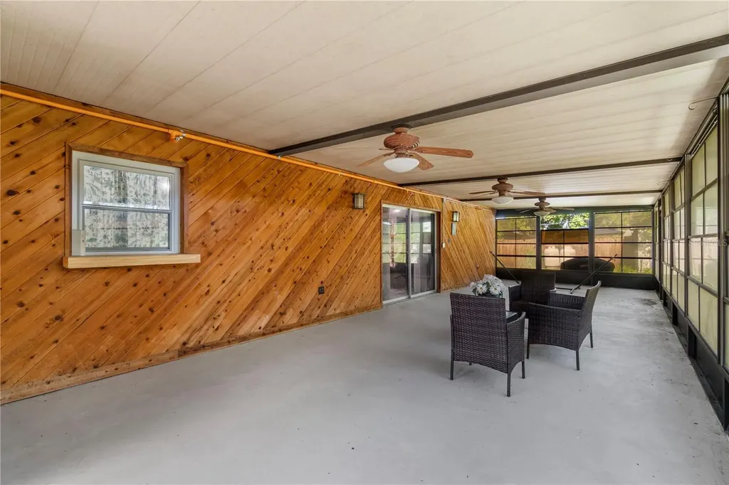 207 W Wheeler Road Seffner FL 33584