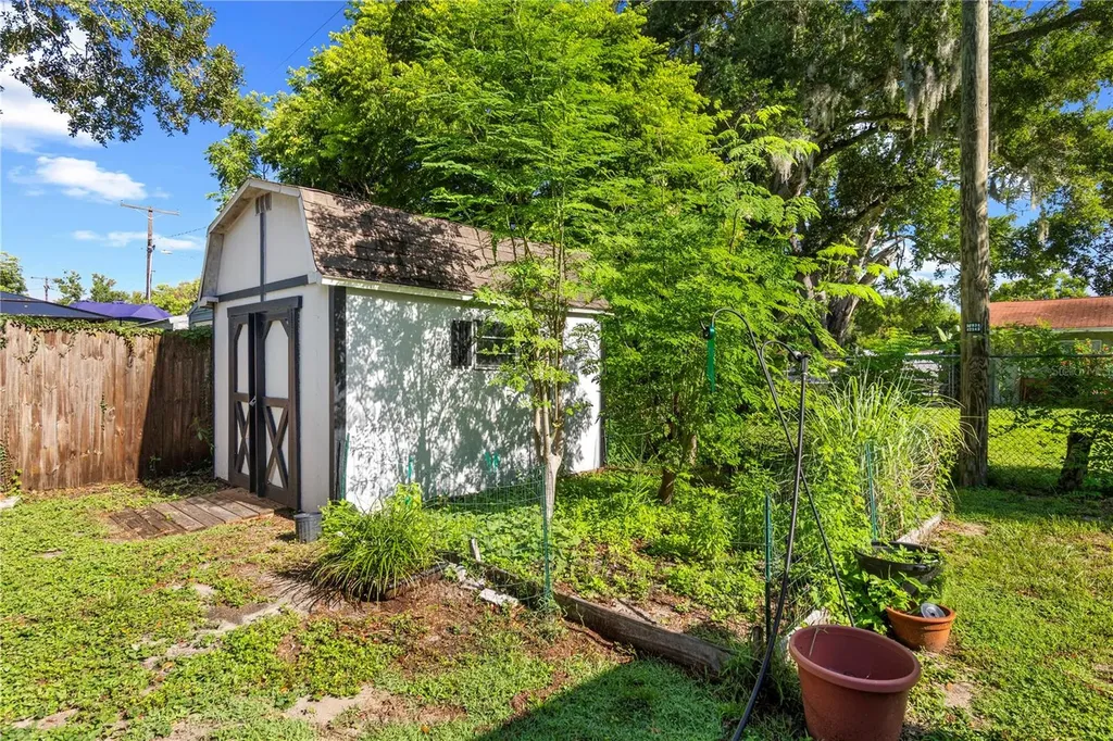 207 W Wheeler Road Seffner FL 33584