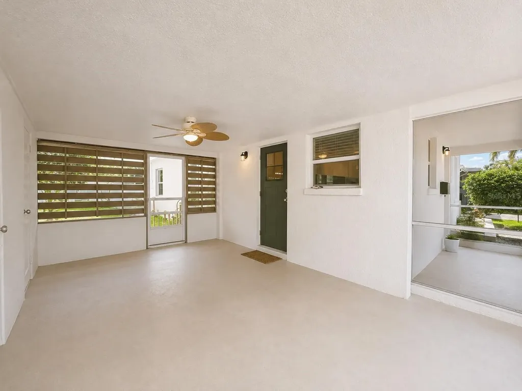 6299 34th Avenue N St Petersburg FL 33710