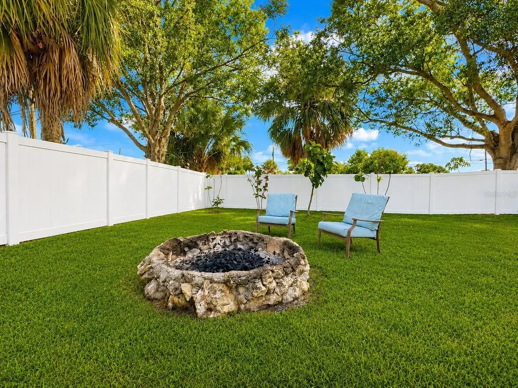 6299 34th Avenue N St Petersburg FL 33710