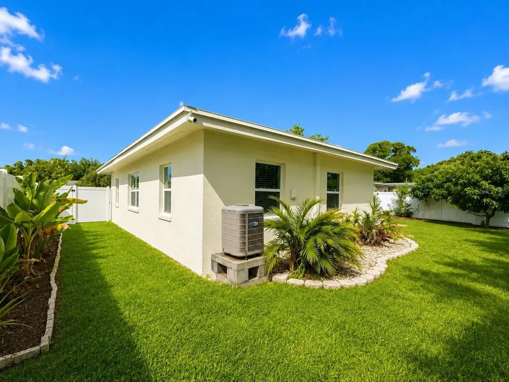 6299 34th Avenue N St Petersburg FL 33710