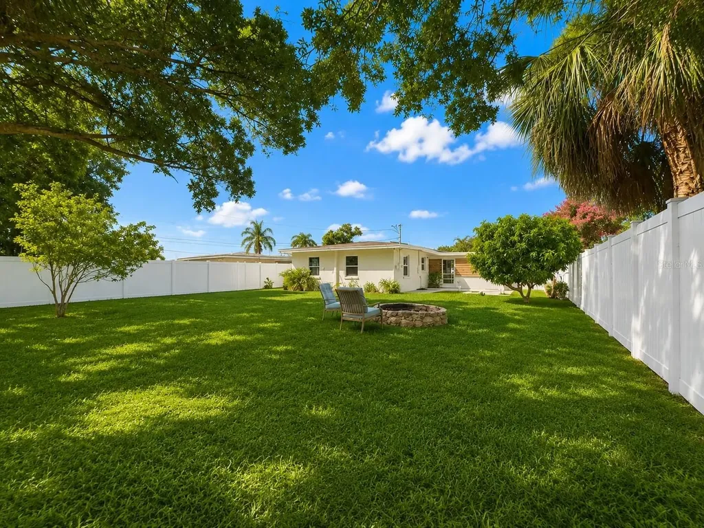 6299 34th Avenue N St Petersburg FL 33710