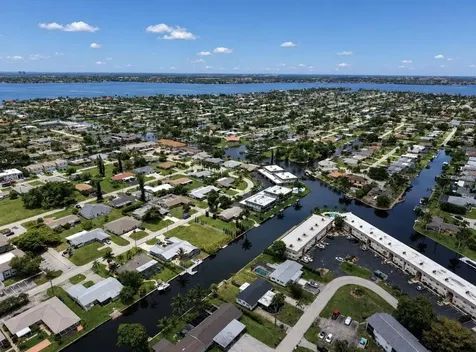 4931 Victoria Drive Cape Coral FL 33904