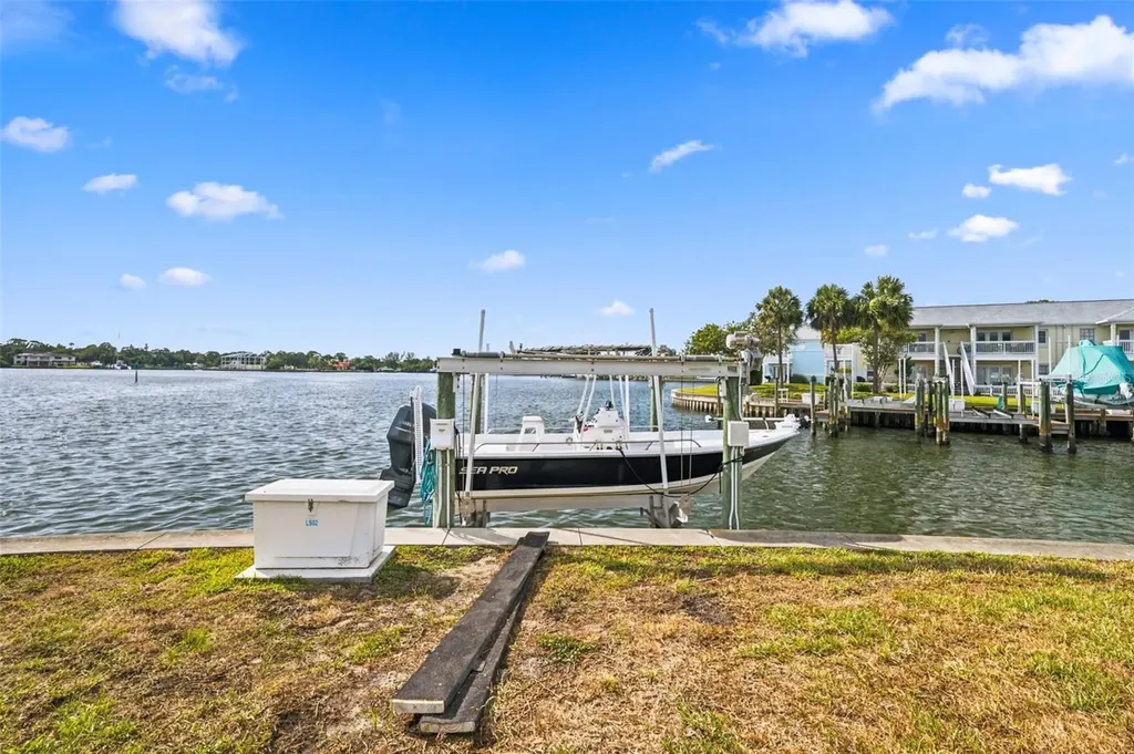 5117 Salmon Drive SE St Petersburg FL 33705