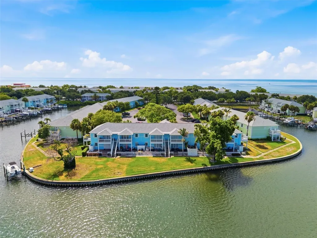 5117 Salmon Drive SE St Petersburg FL 33705
