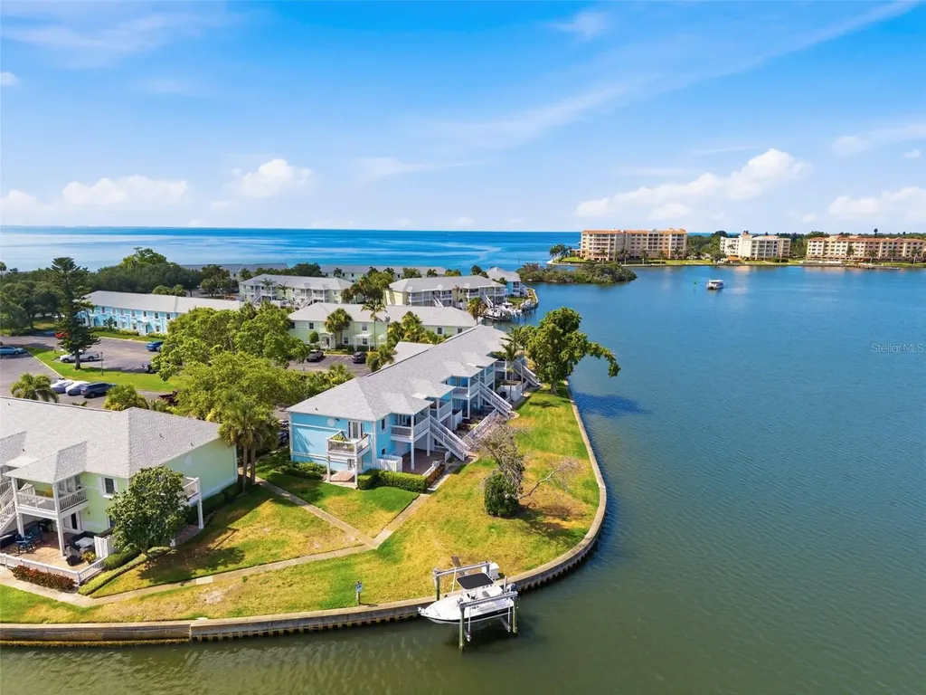 5117 Salmon Drive SE St Petersburg FL 33705