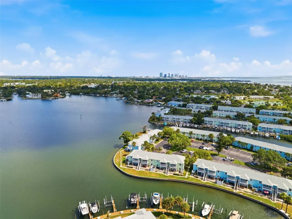 5117 Salmon Drive SE St Petersburg FL 33705