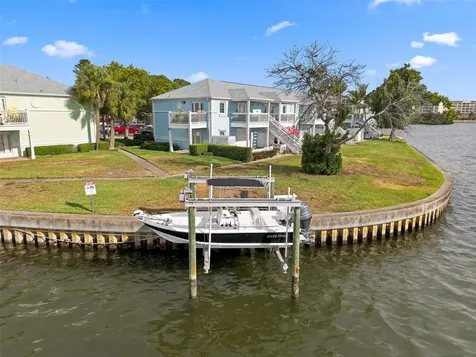 5117 Salmon Drive SE St Petersburg FL 33705