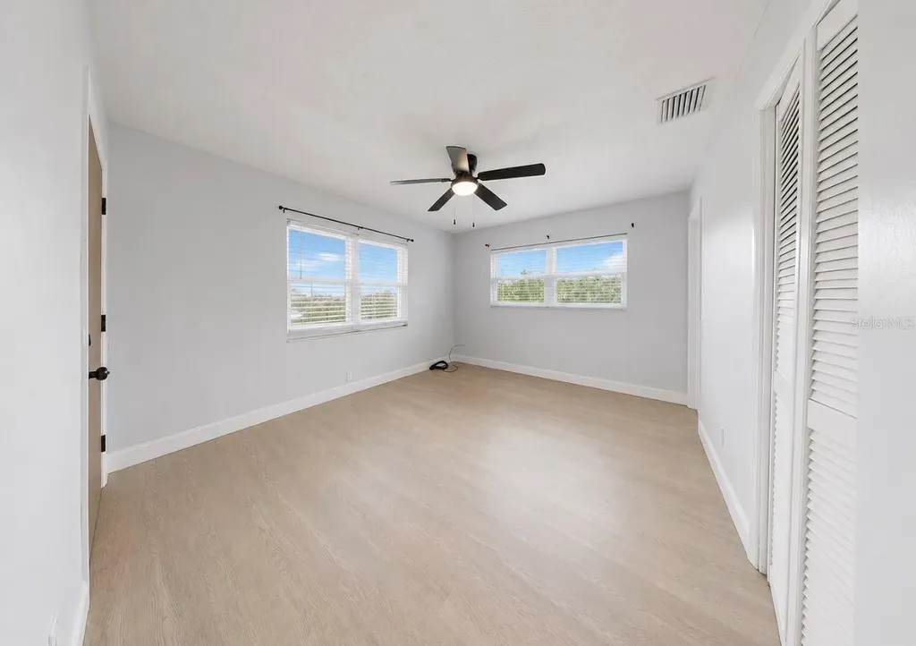 4933 Victoria Drive Cape Coral FL 33904