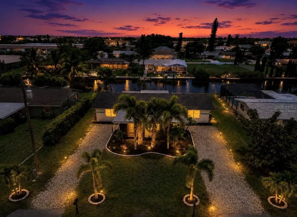 4933 Victoria Drive Cape Coral FL 33904