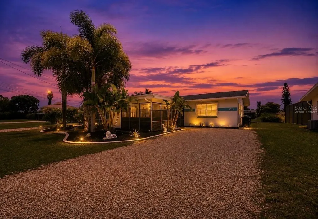 4933 Victoria Drive Cape Coral FL 33904