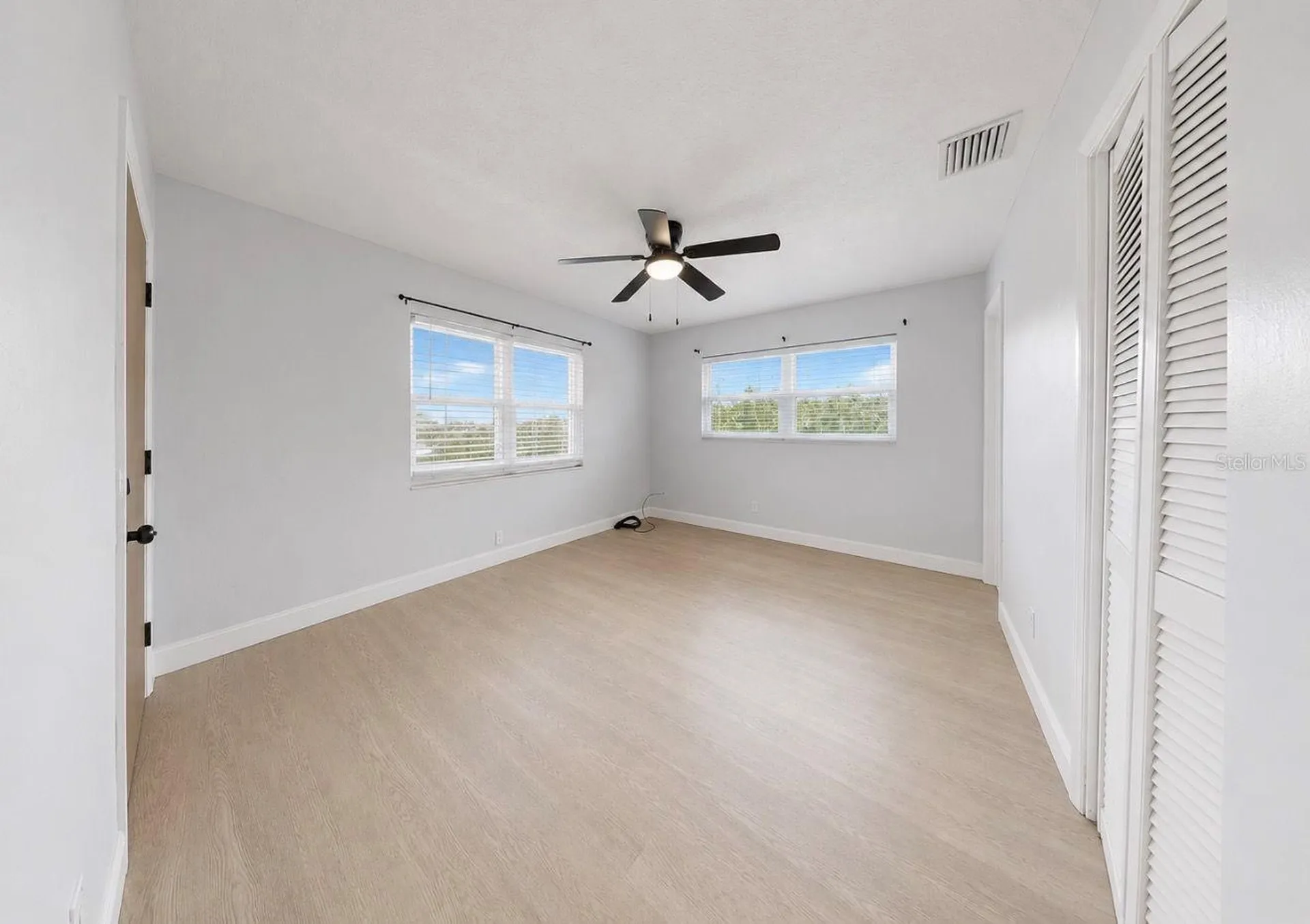 4933 Victoria Drive Cape Coral FL 33904
