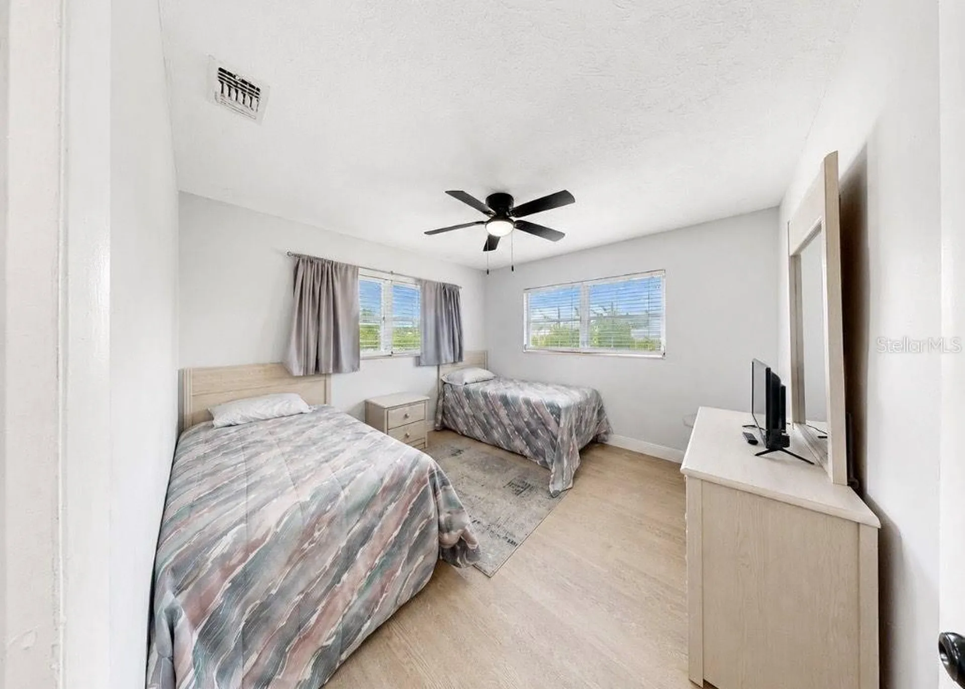 4933 Victoria Drive Cape Coral FL 33904