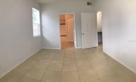6627 Queens Borough Avenue Orlando FL 32835
