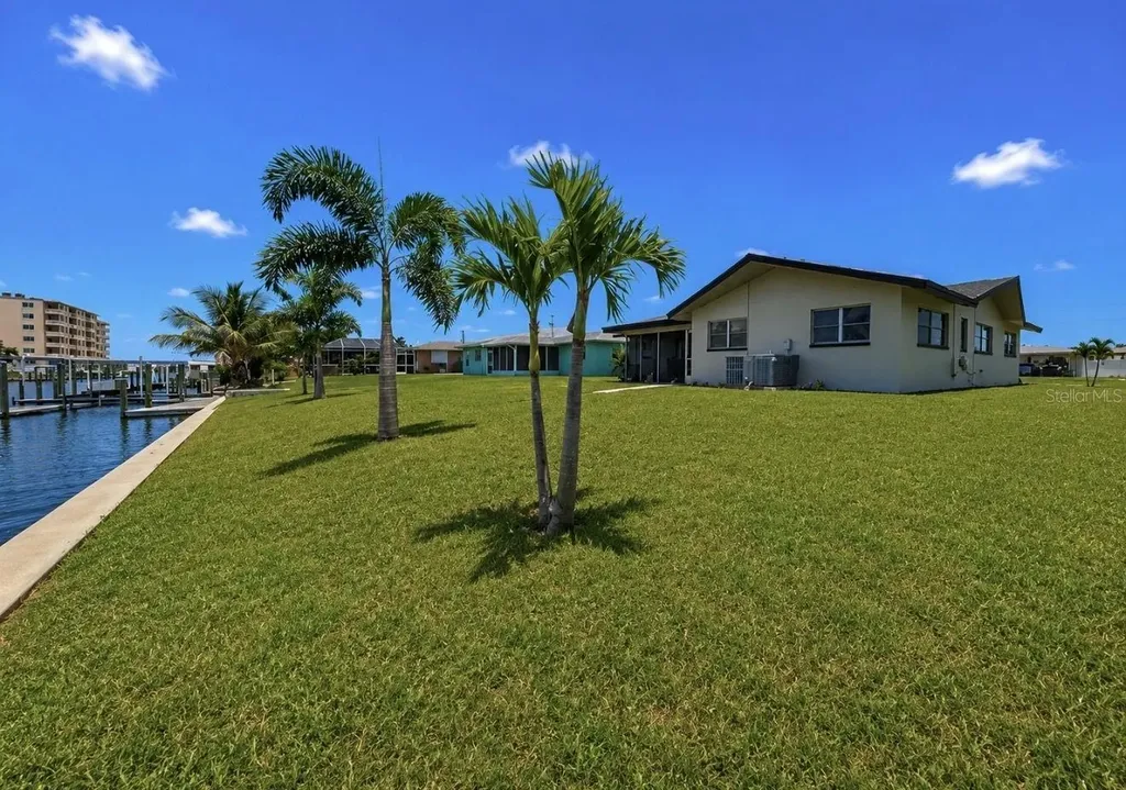1729 Bikini Court Cape Coral FL 33904
