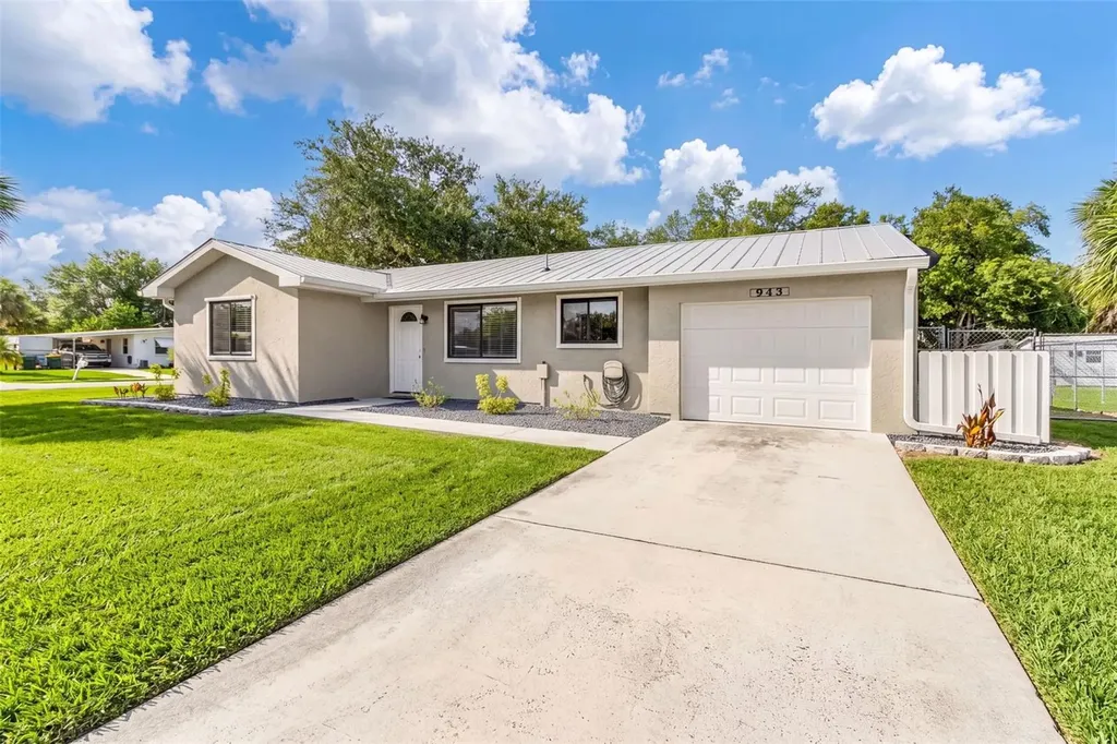 943 W Tarpon Boulevard NW Port Charlotte FL 33952