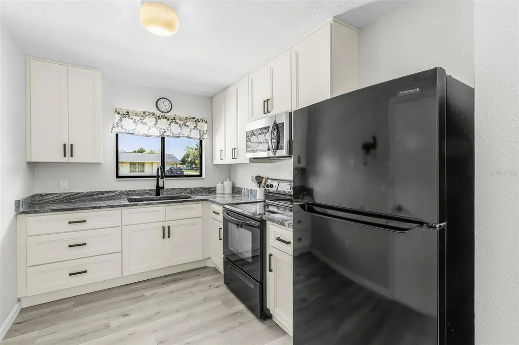 943 W Tarpon Boulevard NW Port Charlotte FL 33952