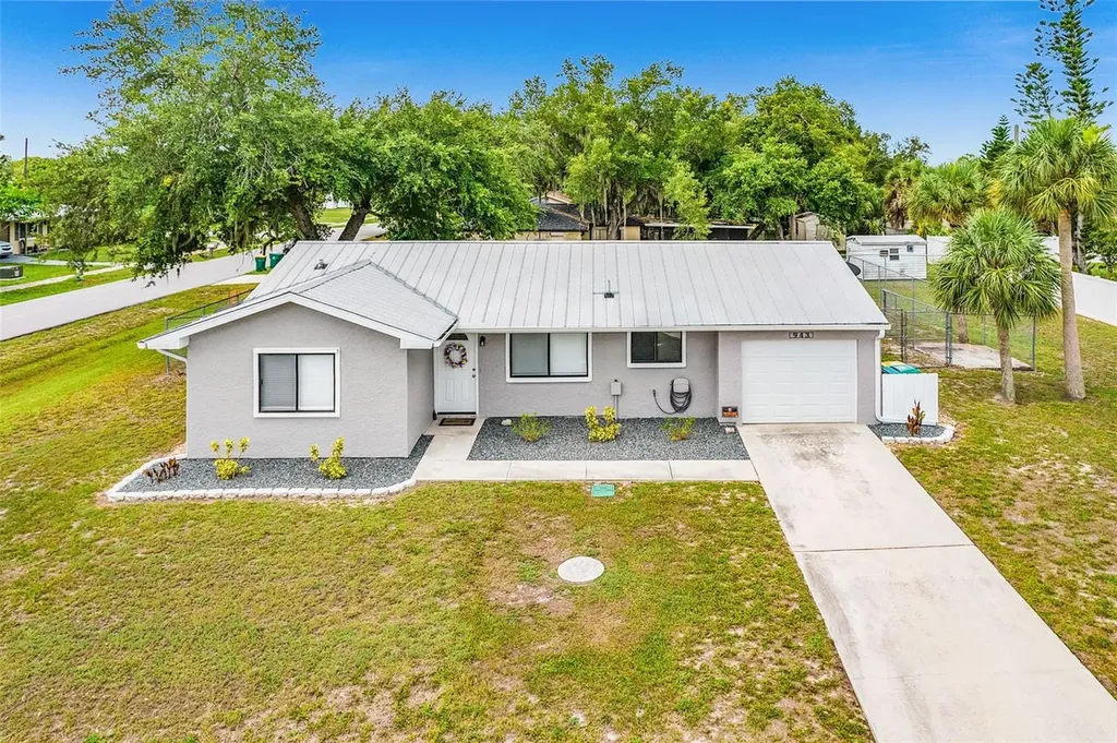 943 W Tarpon Boulevard NW Port Charlotte FL 33952