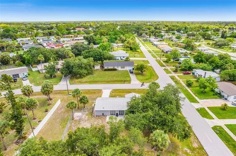 943 W Tarpon Boulevard NW Port Charlotte FL 33952