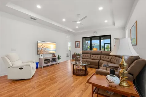 5828 Windbreak Court Apollo Beach FL 33572