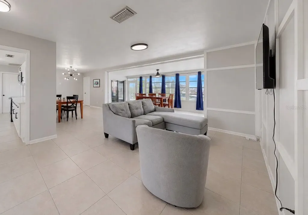 1725 Bikini Court Cape Coral FL 33904