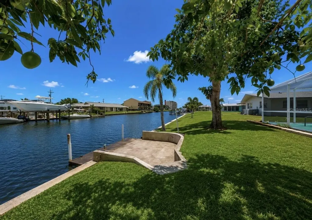1725 Bikini Court Cape Coral FL 33904