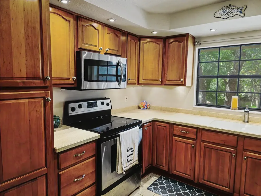 247 Los Prados Drive Safety Harbor FL 34695